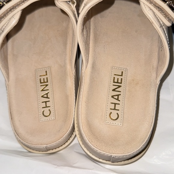 Chanel Light Beige Quilted Slide Slide Sandals With Crystals Size 41 - Picture 10 of 11